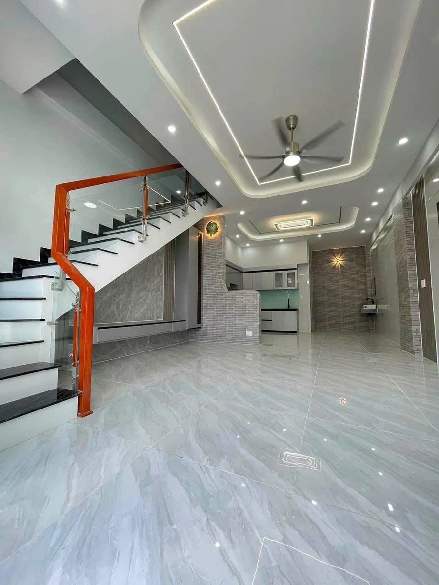 Bán nhà 1 trệt 2 lầu 68m² gần chợ Dĩ An, giá 4 tỷ - Ảnh thu nhỏ 2