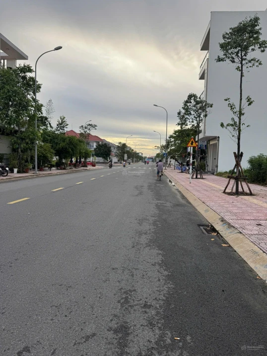 Bán đất nền 115m2, 3 tỷ giá ưu đãi tại đường Nguyễn Trãi, phường 3, Gò Công, Tiền Giang - Ảnh 1