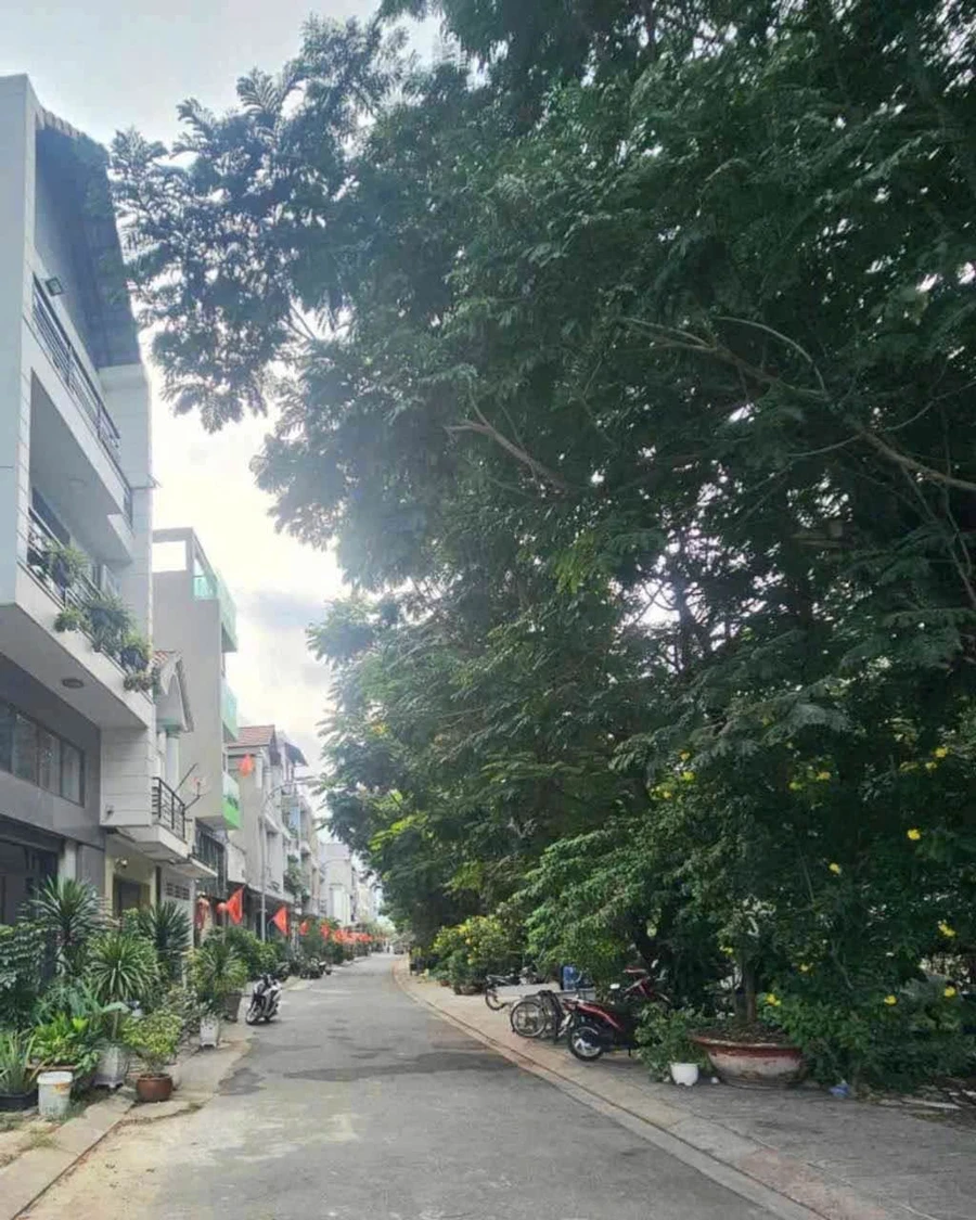 Bán nhà phố góc 4 tầng 119m² Linh Xuân Thủ Đức 7,6 tỷ - Ảnh 1