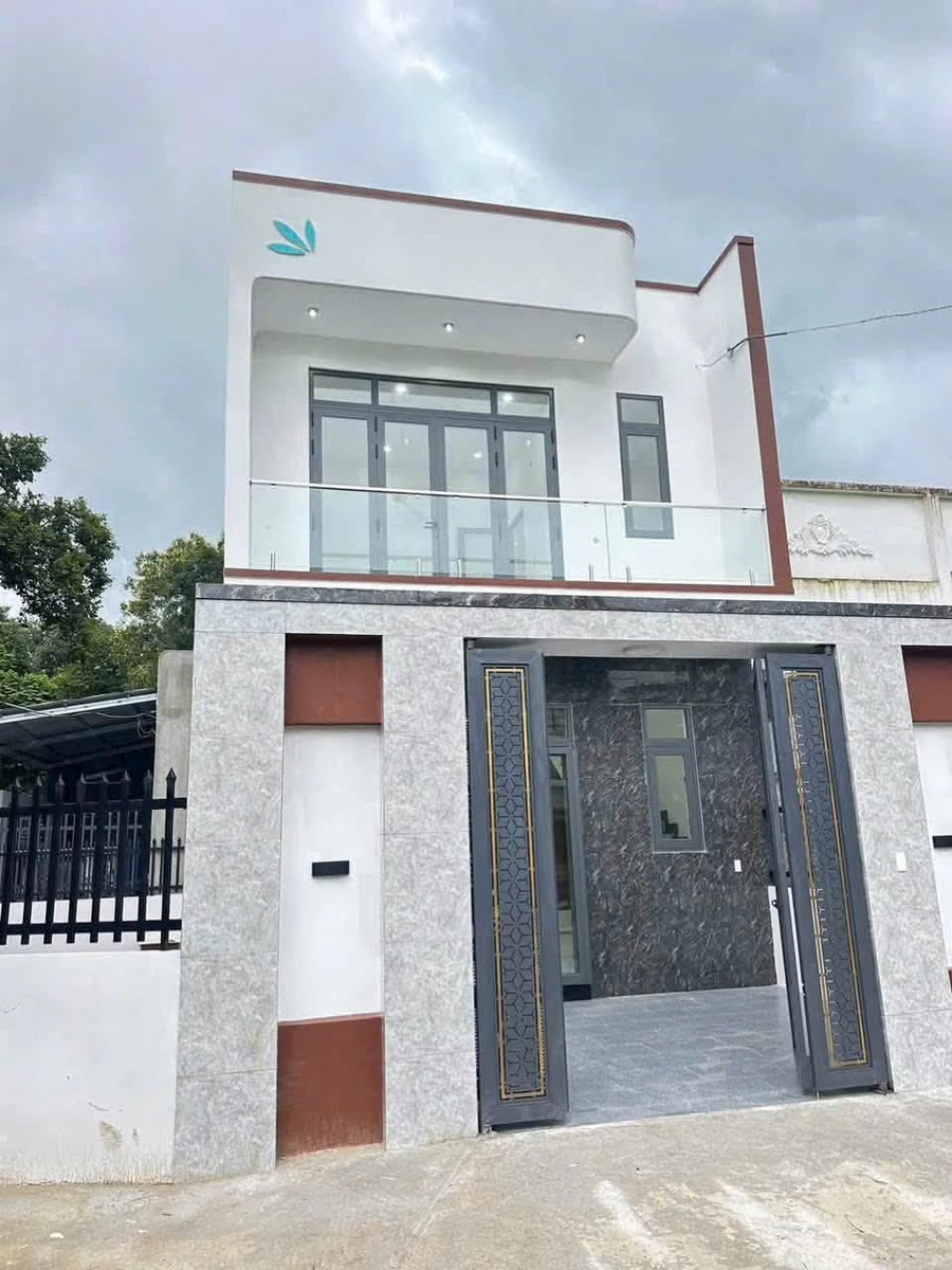 Bán nhà phố 82.5m² gần chợ Thạnh Phú, 2 tỷ 150 triệu - Ảnh 1