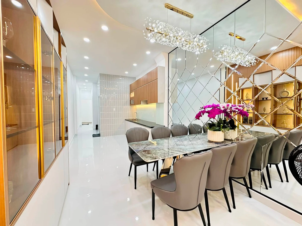 Bán nhà 4PN, 67m2 gần Quận 1, sân rộng, mặt tiền đường - Ảnh thu nhỏ 5