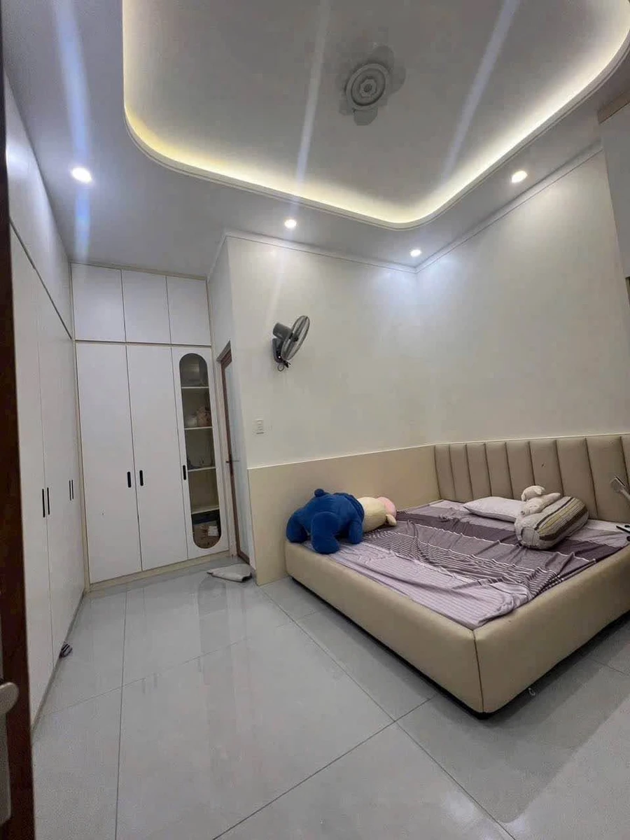 Bán nhà phố Buôn Ma Thuột, 9x18.6m, 4 phòng ngủ, 19 tỷ - Ảnh thu nhỏ 4