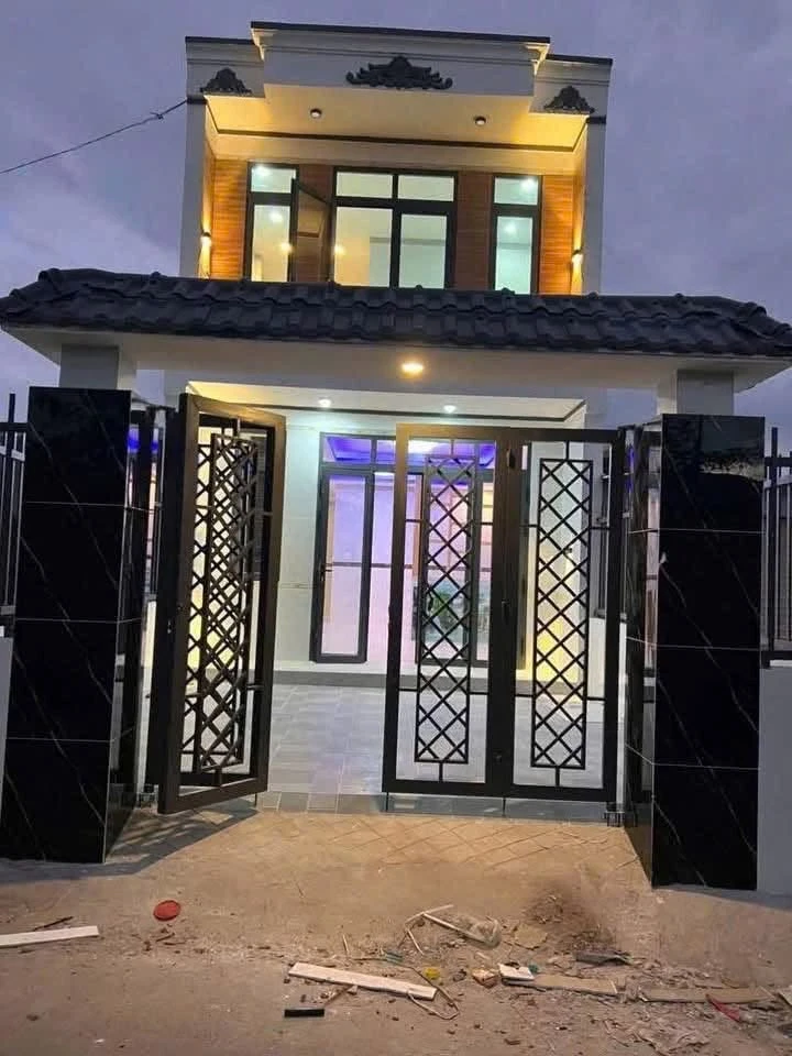 Bán nhà mặt tiền 5x17 1 trệt 1 lầu 2PN giá 2 tỷ tại An Tây, Bến Cát - Ảnh thu nhỏ 2