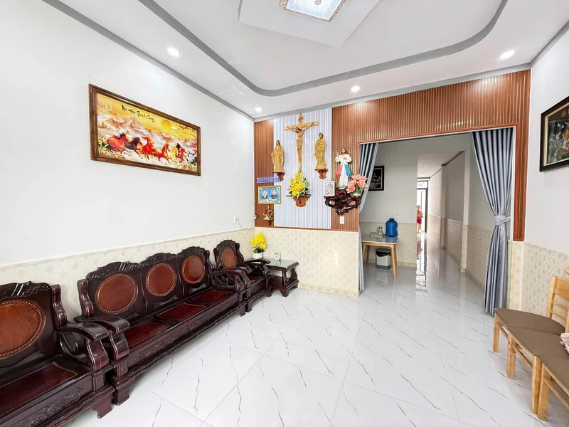Bán nhà 3PN sân xe Hố Nai Biên Hòa, 101m²