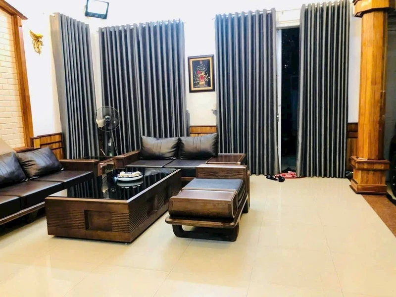 Bán biệt thự 3 tầng 220m2 mặt tiền Phan Văn Trường, Huế