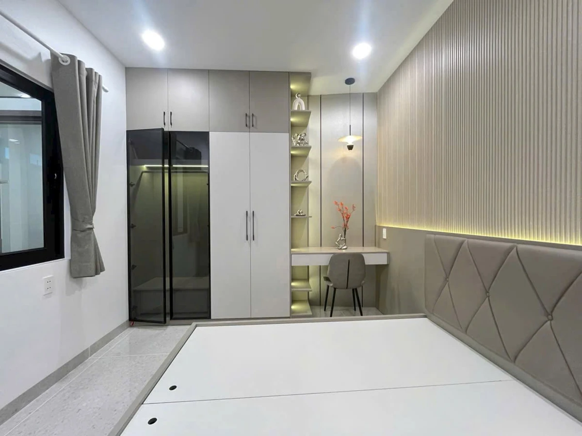 Bán nhà mới 4PN thang máy full nội thất đường Âu Cơ, giáp ranh Quận 10 và Quận 11, 8,2 tỷ - Ảnh thu nhỏ 3