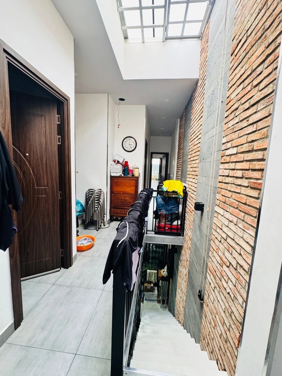 Bán nhà 2 tầng 56,9m2 3PN 2WC Nguyễn Hới Bình Tân - Ảnh thu nhỏ 2