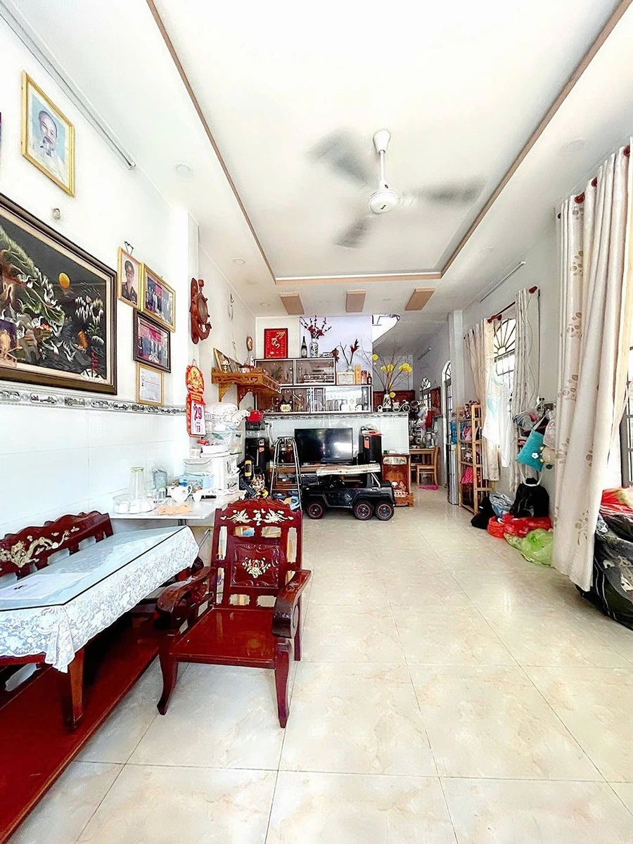 Bán nhà lô góc 2 mặt thoáng 2 tầng 60m² đường Phan Văn Hớn, Quận 12 - Ảnh 1