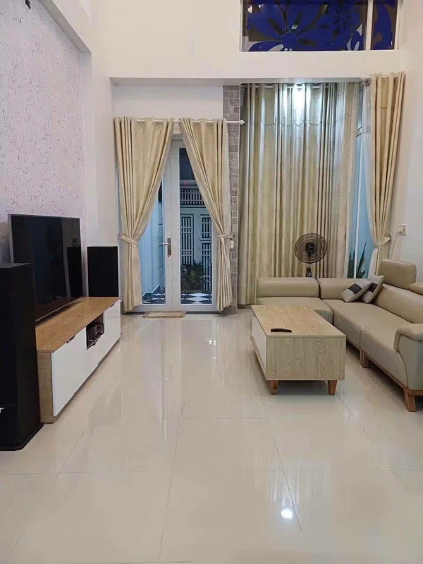 Bán nhà lầu 5PN mặt tiền Trương Vĩnh Kỷ Rạch Sỏi Kiên Giang 140m² 3 tỷ