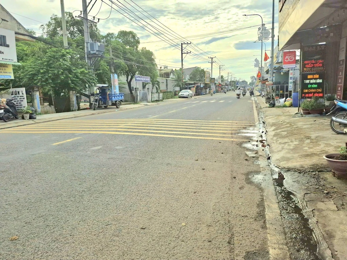 Bán đất mặt tiền Nguyễn Du 15x54m 810m² Trảng Bàng 12,2 tỷ - Ảnh thu nhỏ 2