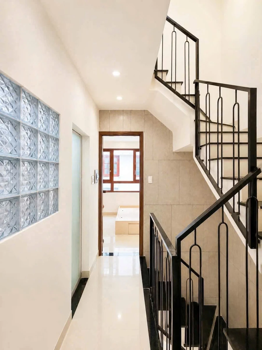 Bán nhà mới 3 tầng full nội thất 39,5m² trung tâm Nha Trang giá 4,2 tỷ - Ảnh thu nhỏ 4
