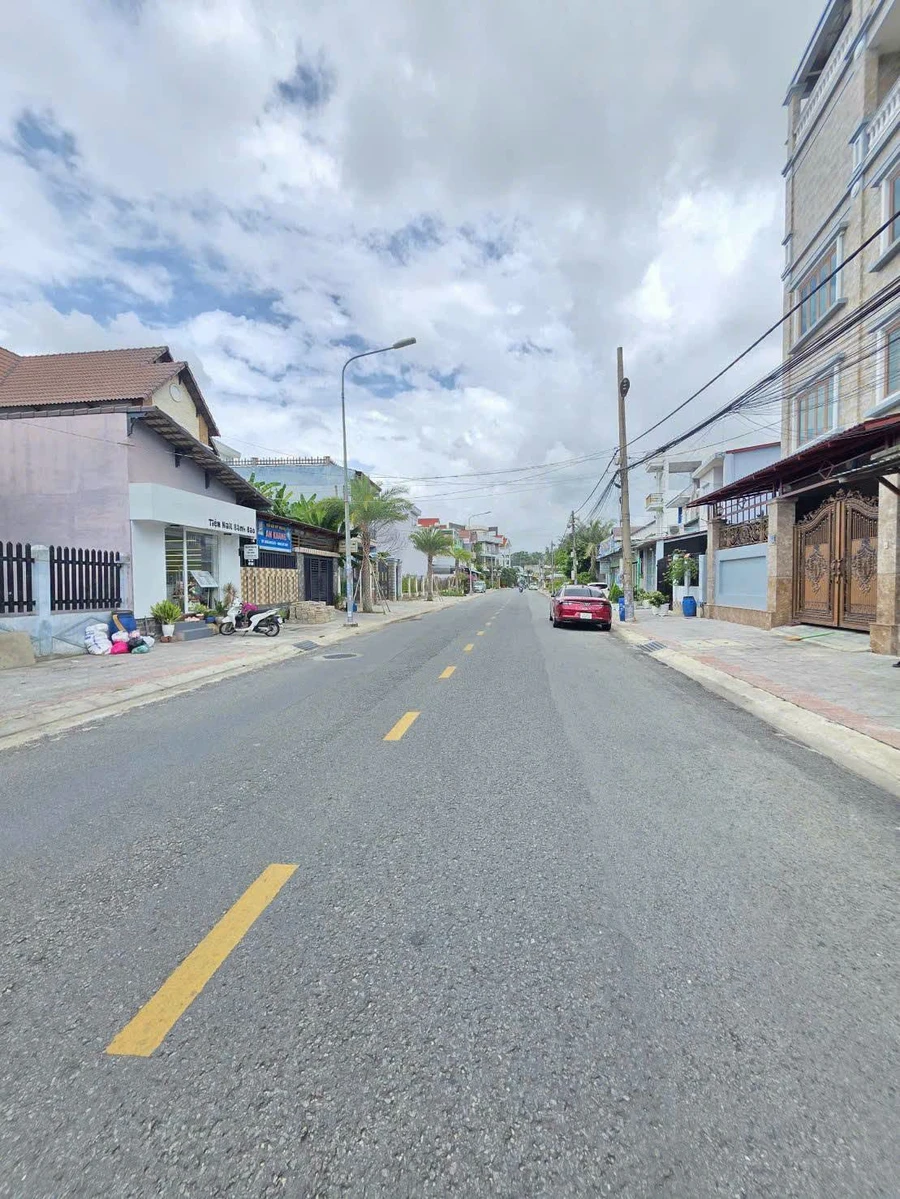 Bán đất 210m2 tặng nhà mái thái Lái Thiêu, Hồ Chí Minh - Ảnh thu nhỏ 2