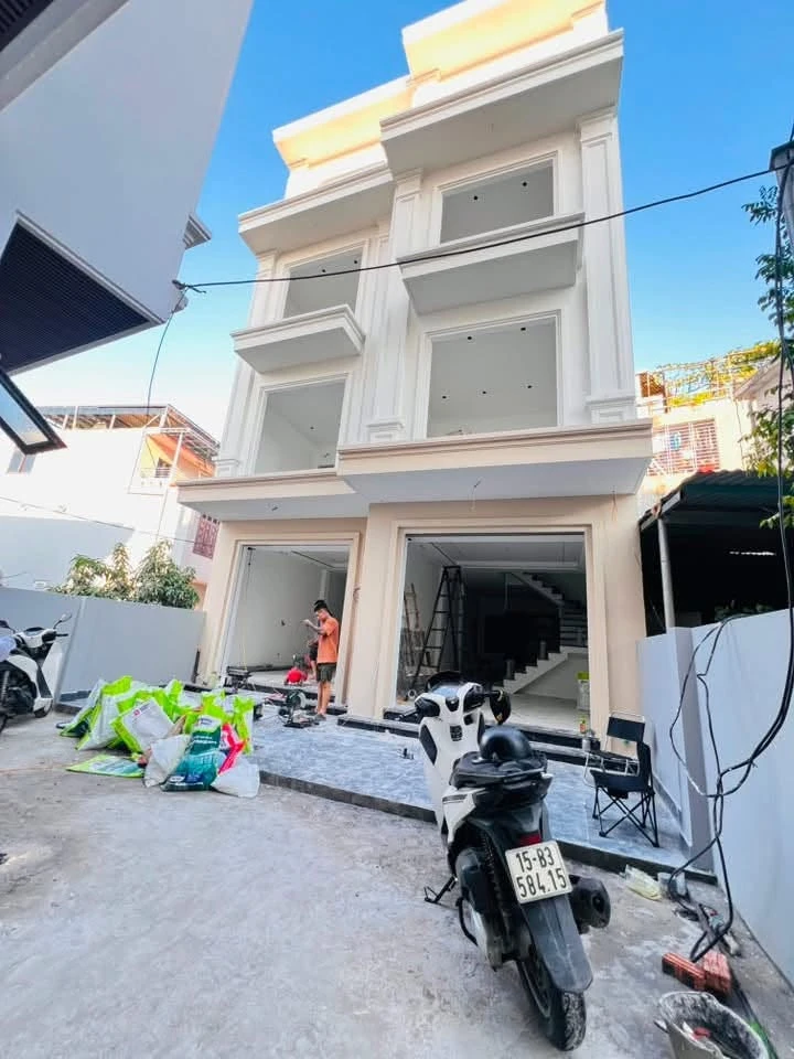 Căn 4 tầng trung bán 3 tỷ 54m² Ngô Gia Tự - Ảnh 1