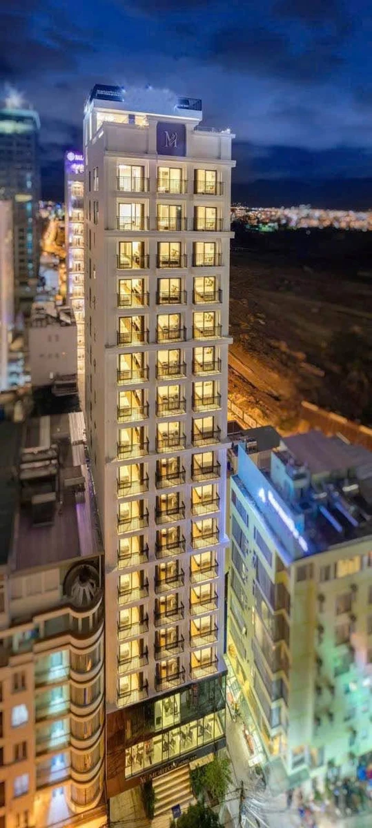 Bán khách sạn 73 phòng 20 tầng 3700m2 Nha Trang - Ảnh 1