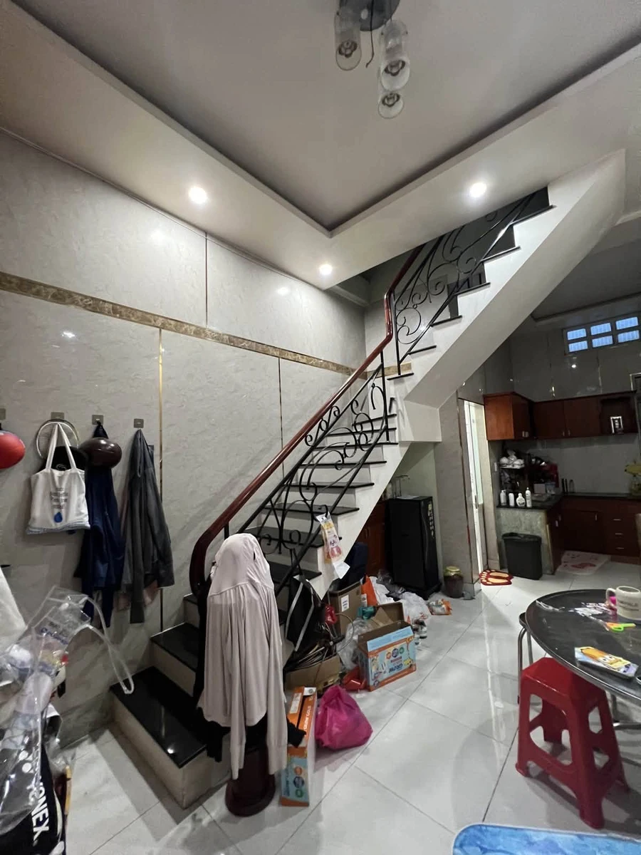 Nhà phố Thủ Đức 60m² 2 tầng, sổ hồng riêng, 4.8 tỷ - Ảnh 1