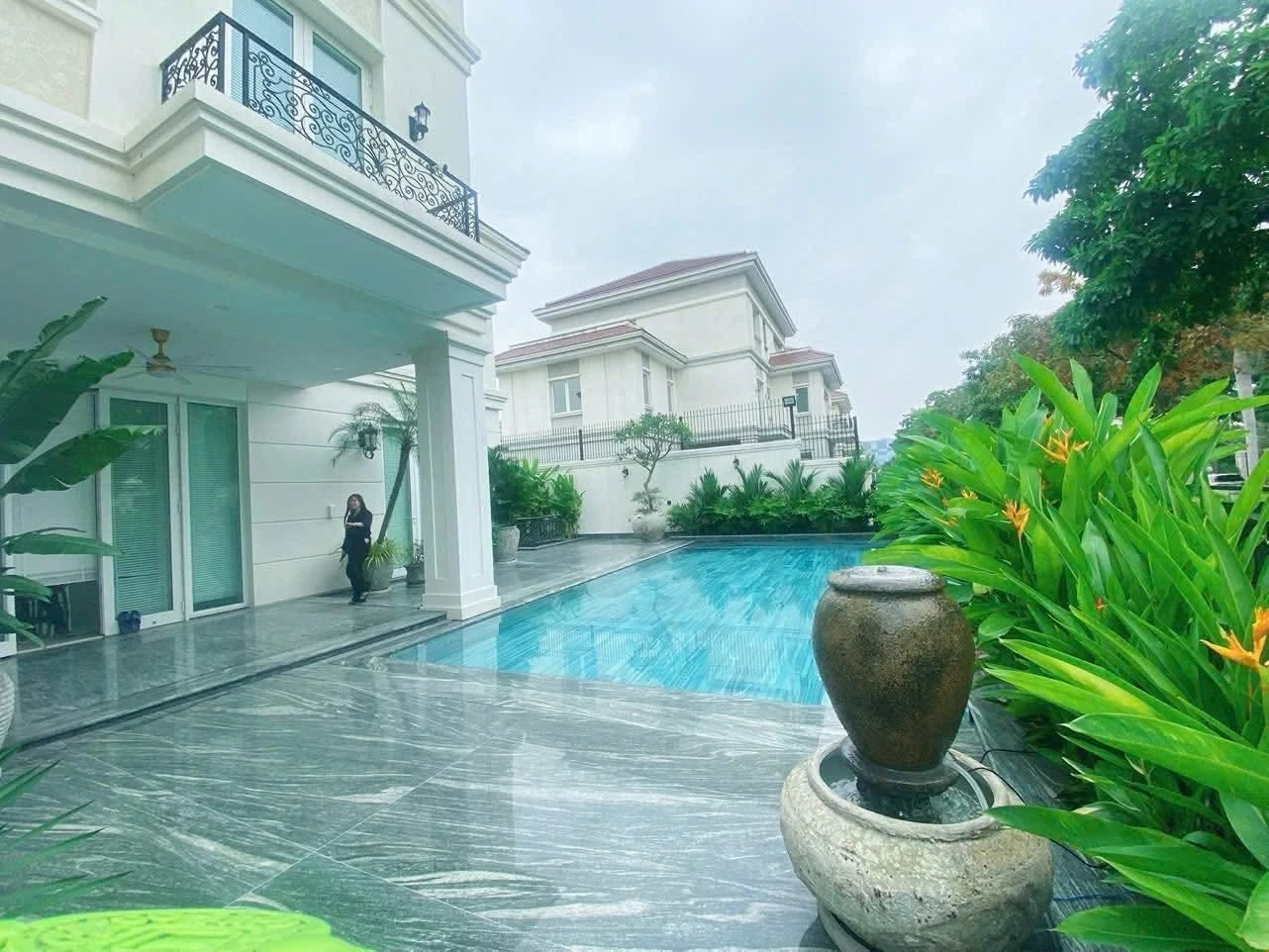 Biệt thự Khu Sala Quận 2, 552m2 - Ảnh 1