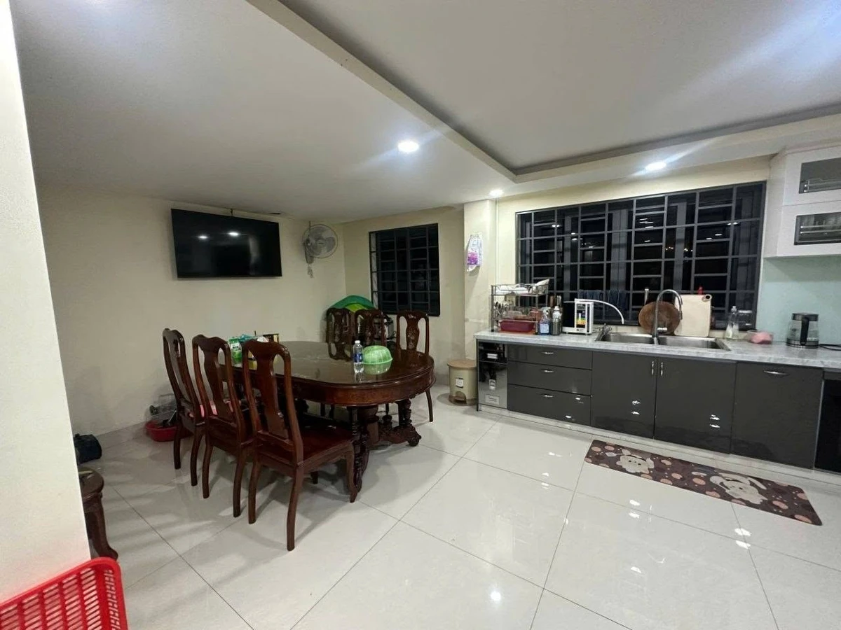 Bán nhà phố 4 tầng mặt tiền Lê Lợi, 435m², 16 tỷ, Bình Dương - Ảnh 1