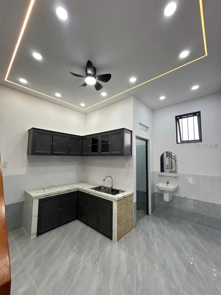 Bán nhà 4x11m một trệt một lầu 2PN 2WC giá 690 triệu gần Nguyễn Văn Bứa, Hóc Môn - Ảnh thu nhỏ 4