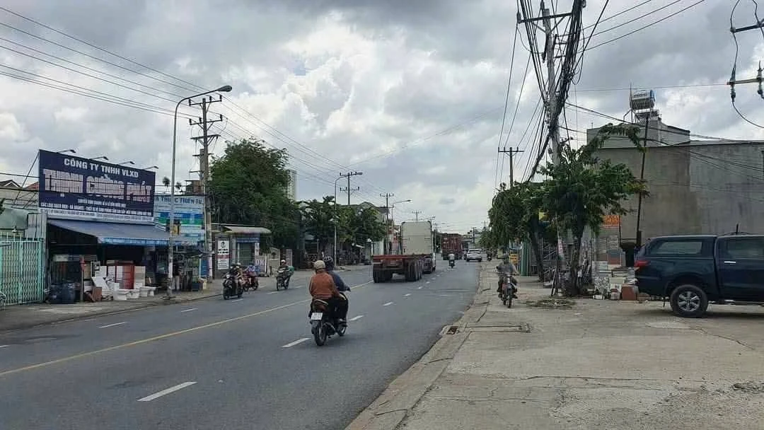 Bán lô đất mặt tiền ĐT 743, 750m², đối diện Trung tâm Y tế Dĩ An, giá 23,5 tỷ - Ảnh 1