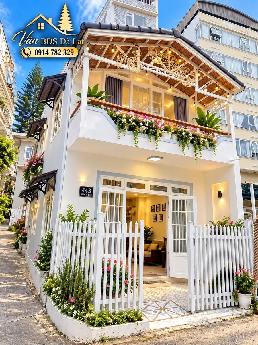Bán nhà phố homestay 3 mặt tiền 60m² sát suối Đà Lạt - Ảnh 1