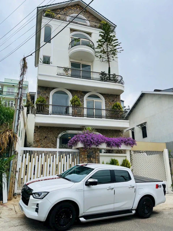 Bán biệt thự SRXD 11 phòng ngủ 200m² Đà Lạt 19,5 tỷ