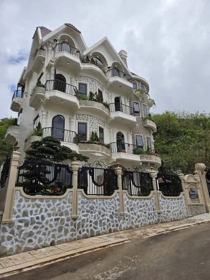 Bán villa Pháp 7PN 241m² Montara Villas Đà Lạt 26 tỷ - Ảnh 1