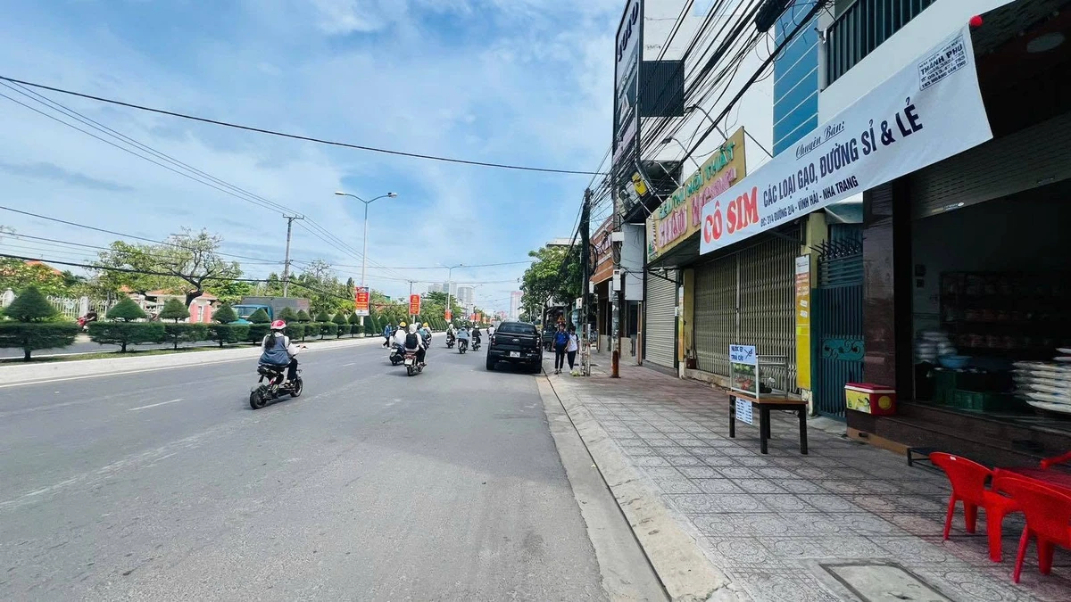 Bán nhà 1 trệt 1 lầu 118m2 đường 2/4 gần SOS, Nha Trang - Ảnh thu nhỏ 2
