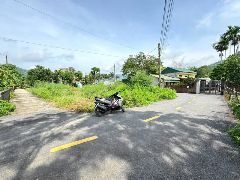 Bán lô góc 3 mặt tiền 400m² full thổ cư Lâm Sơn, Hòa Bình