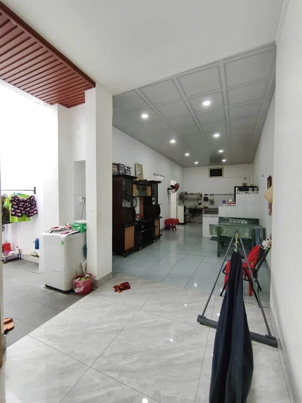 Bán nhà 1 trệt 1 lầu 5PN sổ riêng thổ cư giá 2,1 tỷ tại Xuân Tân