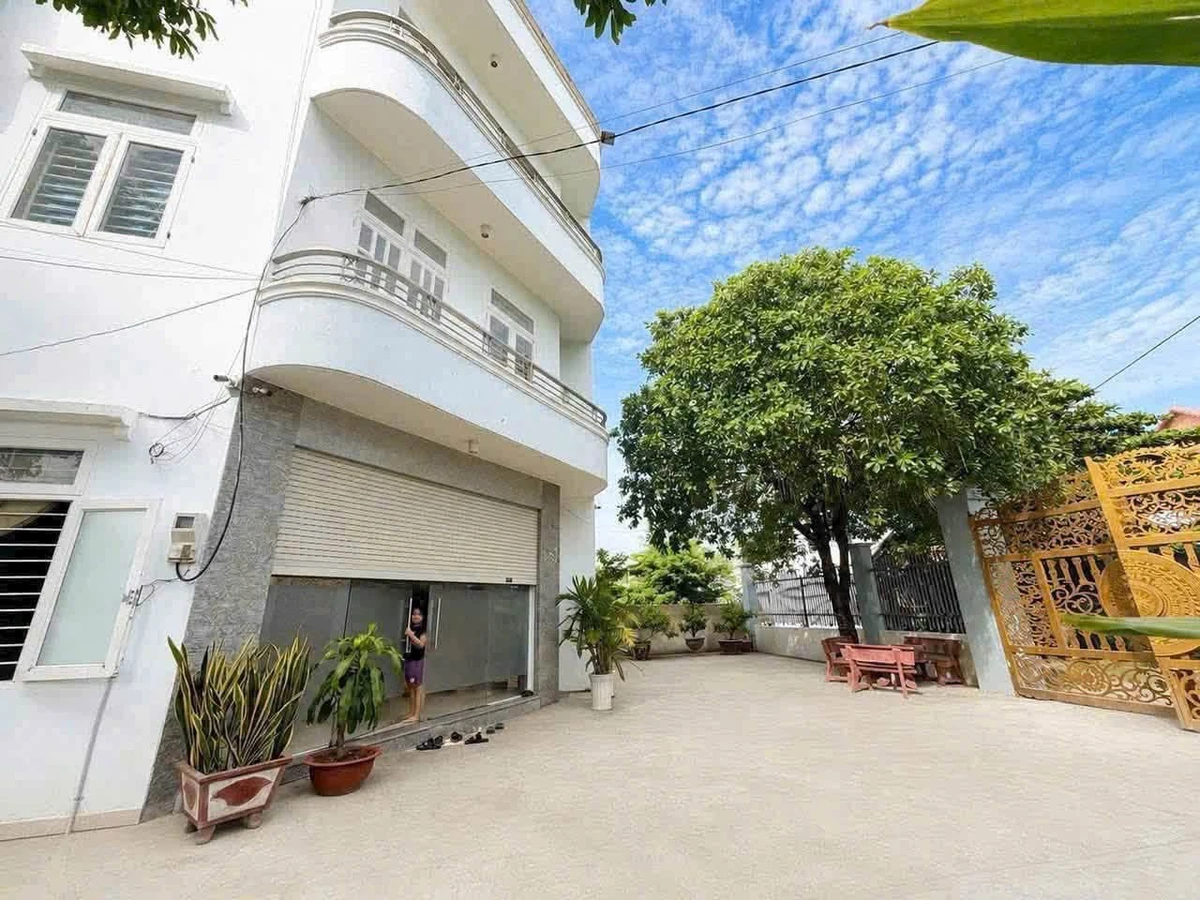 Bán nhà lầu góc 2 mặt tiền 400m² Tân Hiệp 9 tỷ - Ảnh thu nhỏ 2