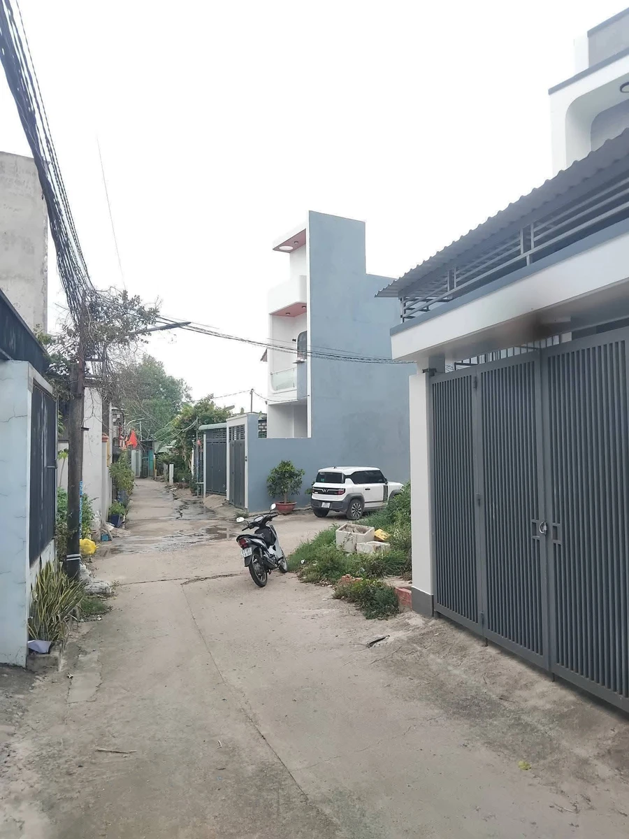 Bán nhà lầu 1 trệt 1 lửng 2 phòng ngủ, 67m2 hẻm Nguyễn Thị Minh Khai, Phú Hòa, Thủ Dầu Một - Ảnh thu nhỏ 3