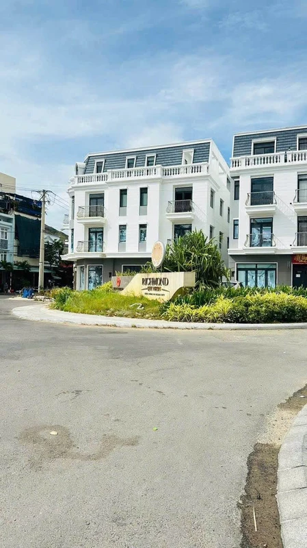 Bán nhà mặt tiền 4 tầng 40m2, 3PN Quy Nhơn