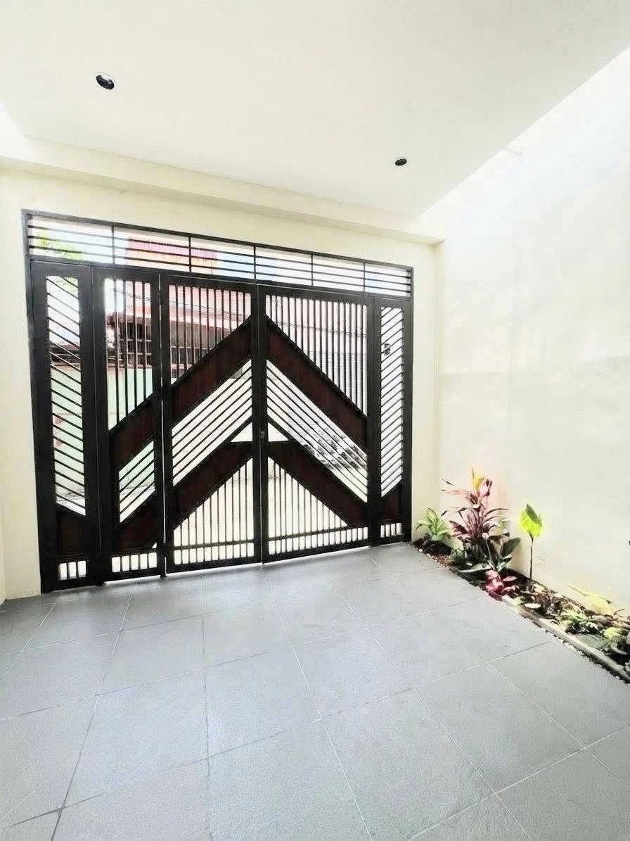 Bán nhà phố 70m² 3 tầng Hoàng Minh Thảo Quận 5 - Ảnh thu nhỏ 2