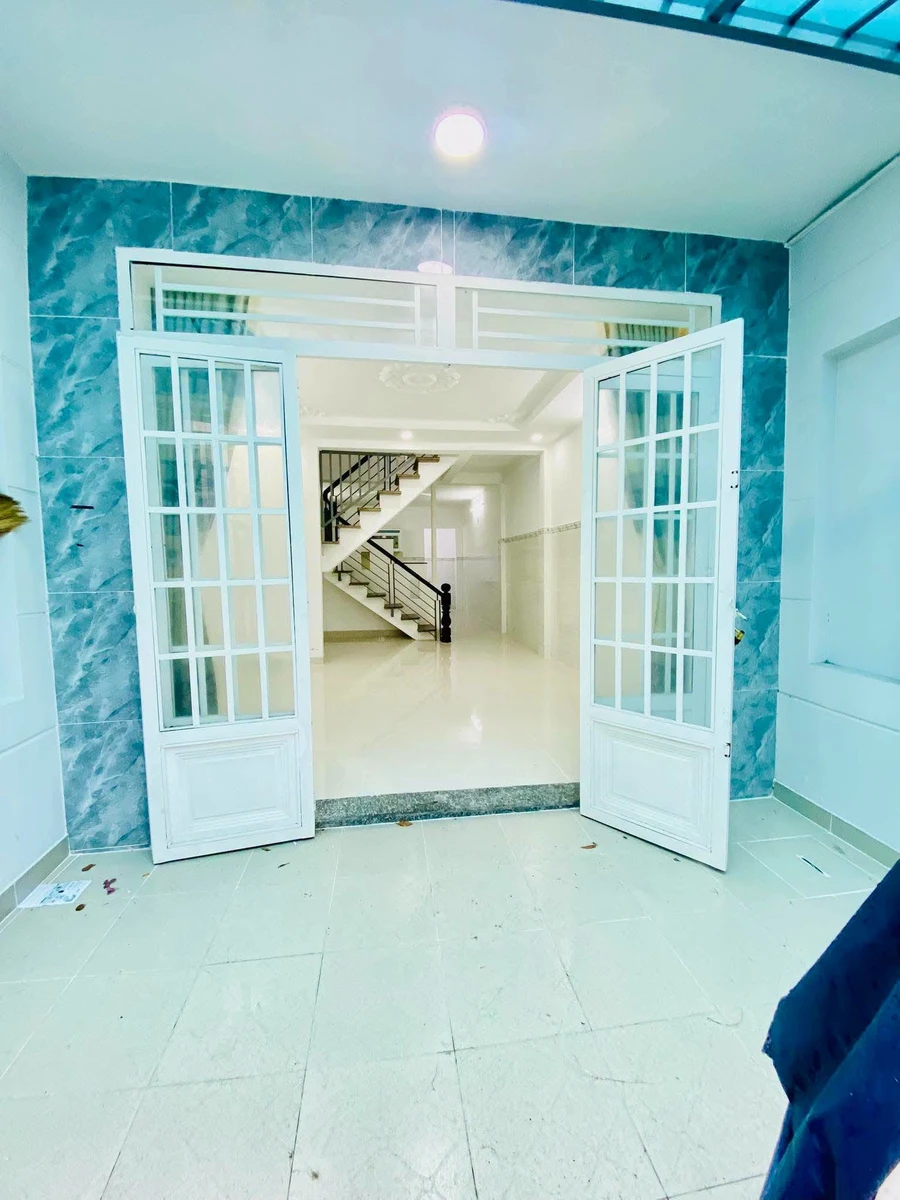 Bán nhà 2 tầng mới 58m2 hẻm xe hơi gần chợ Giản Dân, Hiệp Thành, Quận 12, giá 3,95 tỷ - Ảnh thu nhỏ 2
