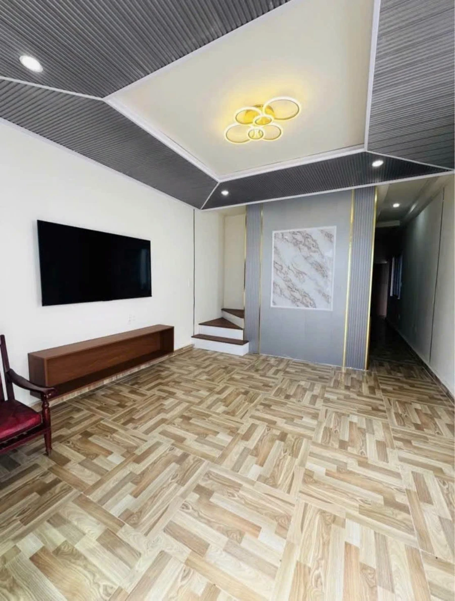 Bán nhà sân vườn 2 tầng 104m2, 4 phòng ngủ đường Tô Hiệu, Phường 7, Đà Lạt - Ảnh thu nhỏ 5
