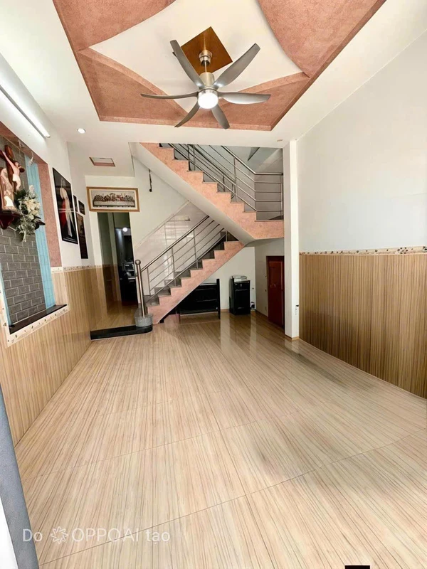 Bán nhà 1 trệt 1 lầu 3PN 100m² Phường Long Bình, 1,35 tỷ