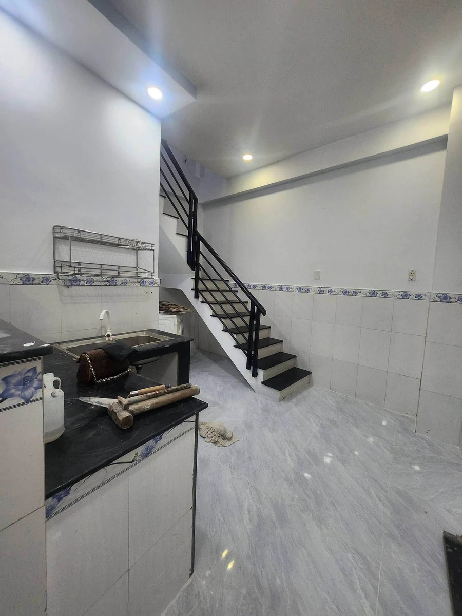 Bán nhà 2 phòng ngủ 30m² tại Dĩ An giá 1 tỷ 130 triệu - Ảnh 1