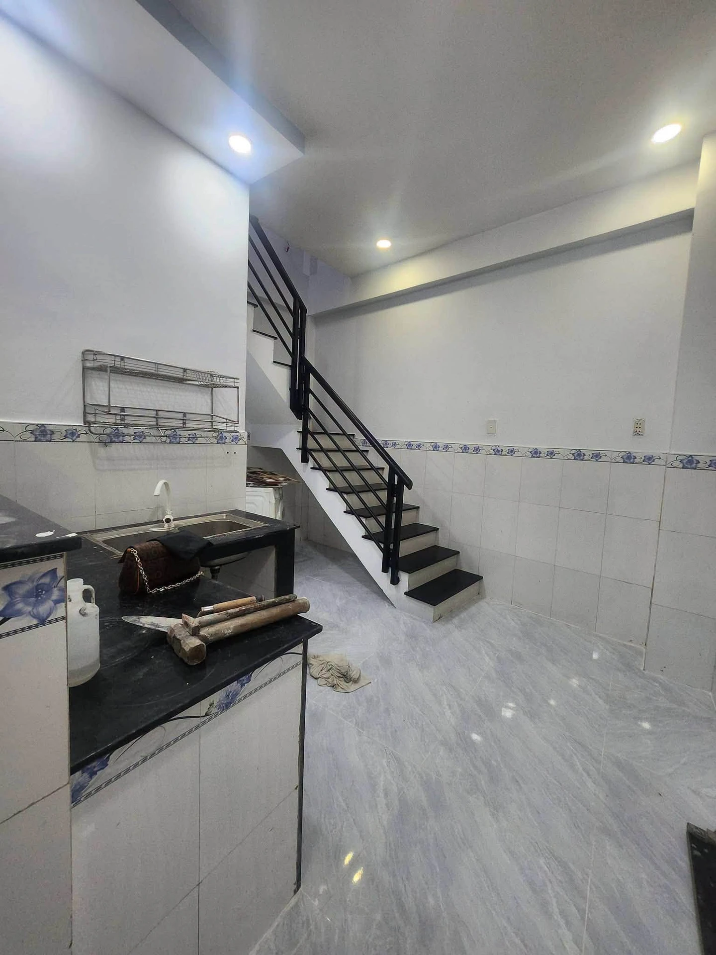 Bán nhà 2 phòng ngủ 30m² tại Dĩ An giá 1 tỷ 130 triệu - Ảnh 1