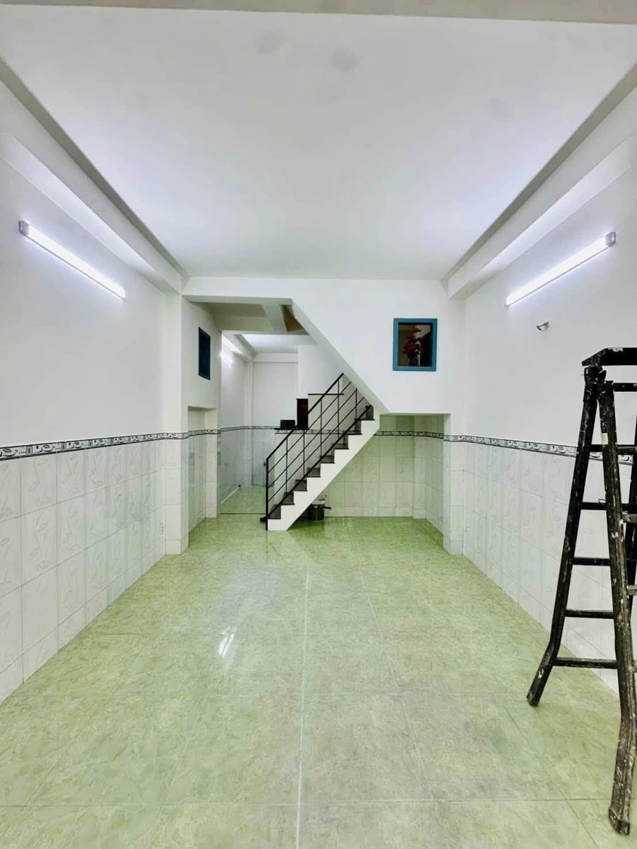 Bán nhà hẻm 6m Liên Khu 5-6, 4x10m, 2 lầu 3PN, 4,25 tỷ, Bình Tân - Ảnh thu nhỏ 2