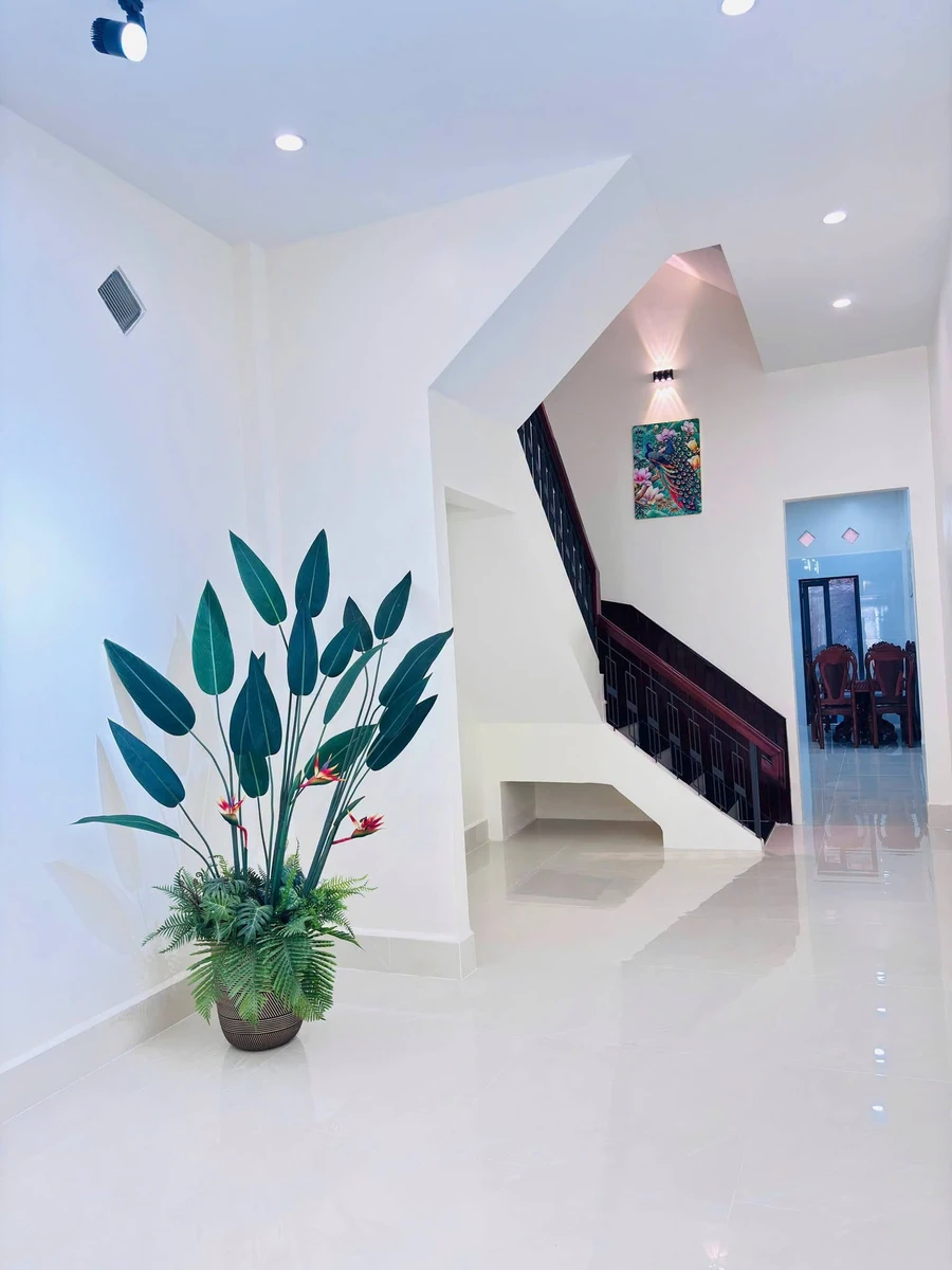 Bán nhà mặt tiền 4PN Huỳnh Tịnh Của, Rạch Giá, 97m² - 2.6 tỷ - Ảnh thu nhỏ 2