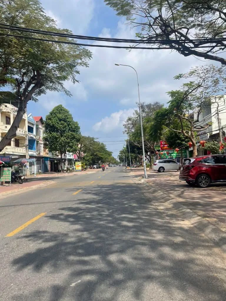 Bán nhà 1 trệt 2 lầu mặt tiền 100m² Nguyễn Thiện Thuật Quận 12 - Ảnh 1