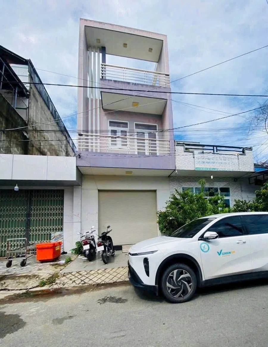 Bán nhà 1 trệt 2 lầu 87,7m² Bến Lức Long An 3,7 tỷ - Ảnh 1