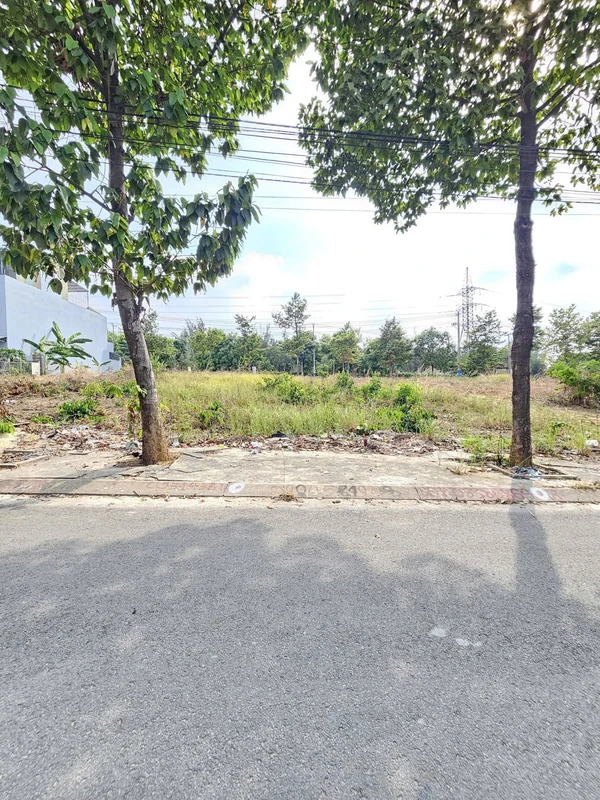 Bán đất xây tự do 100m2 gần KCN Tân Đông Hiệp B 4 tỷ 150