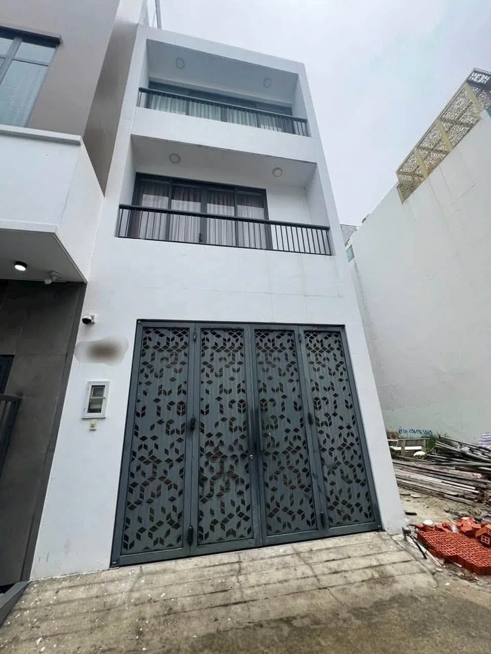 Bán nhà phố 3 tầng 4PN khu Biệt thự Kiều Đảm, Quận 7, giá khoảng 9 tỷ - Ảnh 1