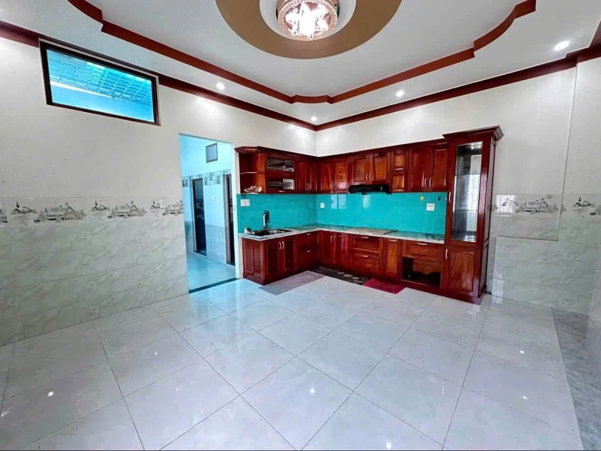 Bán nhà 1 trệt 1 lầu 4 PN 200m² Phan Thiết 3,75 tỷ - Ảnh thu nhỏ 5
