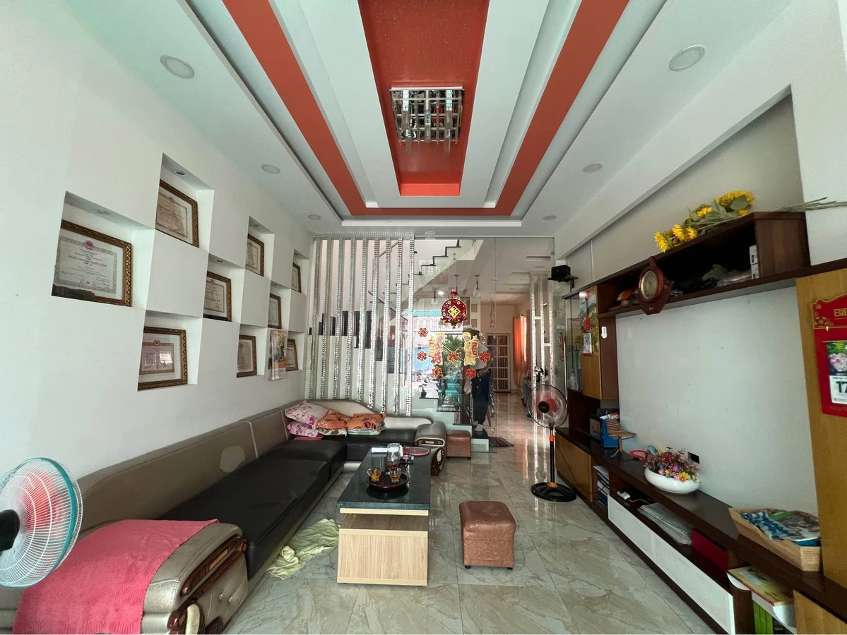 Bán nhà 2 tầng 116m2 đường Trương Định, Quận 1, 14 tỷ - Ảnh 1
