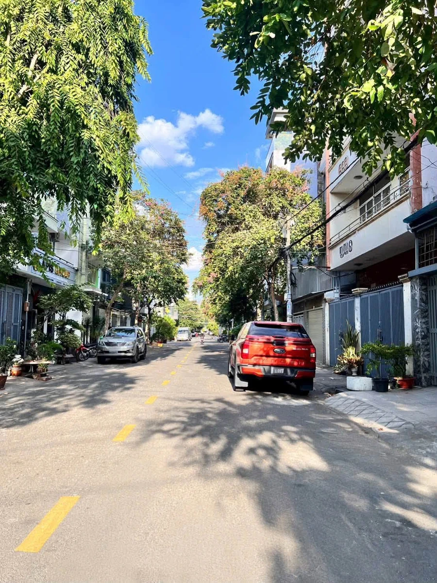 Bán nhà mặt tiền đường 12m 76m², 4 tầng 4PN khu Họ Lê, gần Nguyễn Sơn, Tân Phú - Ảnh 1