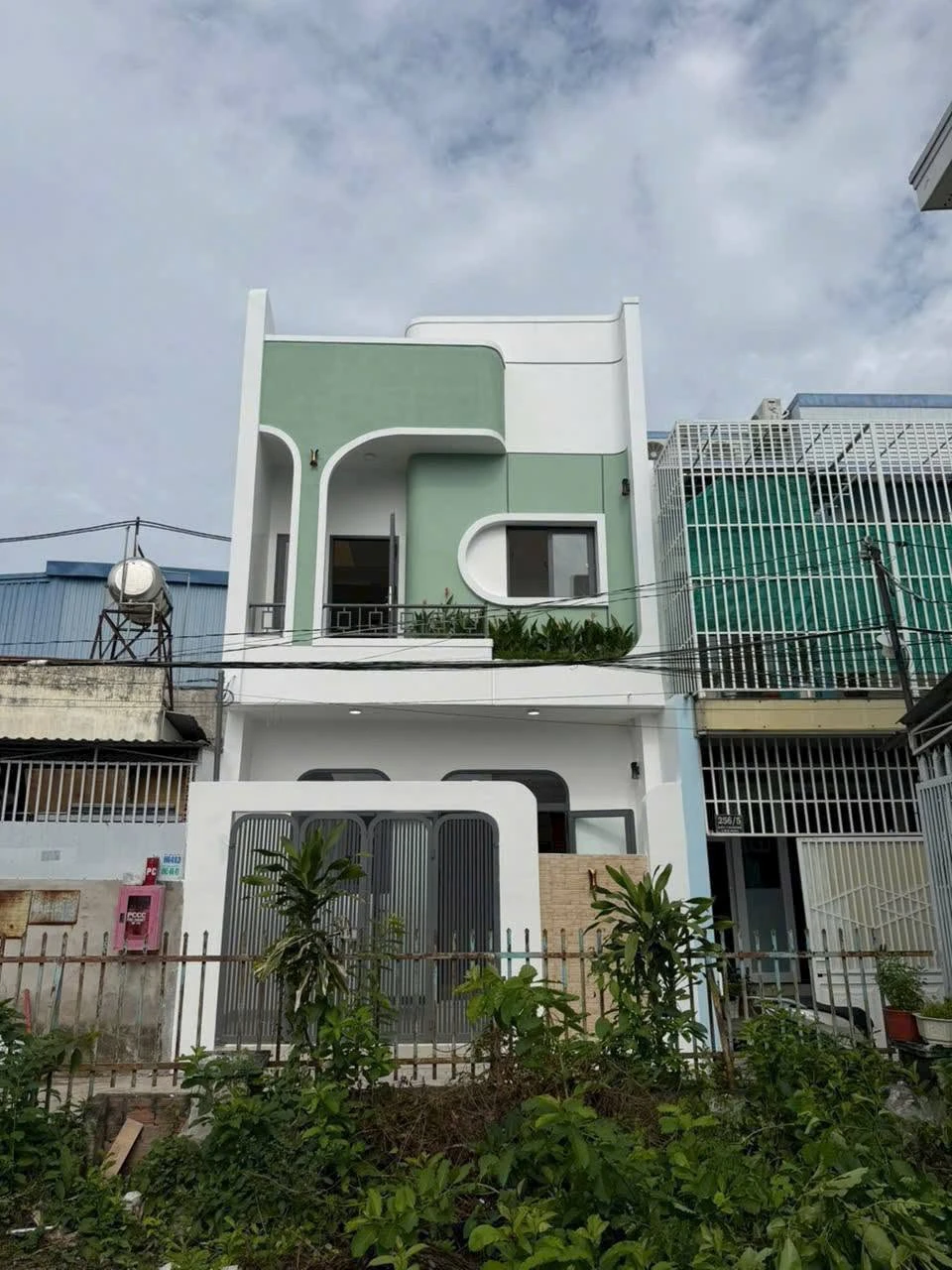 Nhà bán 1 trệt 1 lầu 96m² nội thất đầy đủ Phan Thiết 2,45 tỷ - Ảnh 1
