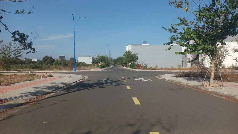 Bán đất 100m2 khu tái định cư Hòa Long, TP. Bà Rịa, giá 2,15 tỷ