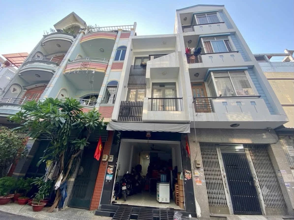 Bán nhà hẻm 8m 56m2 3 tầng 4PN gần Lê Văn Quới, Bình Hưng Hòa A, Bình Tân - Ảnh 1